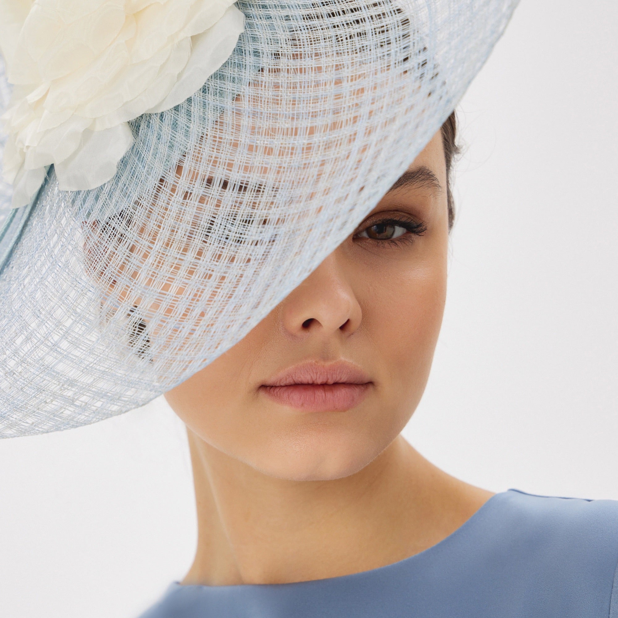 Exquisite fascinator derby hat for women with flower - Divahats boutique